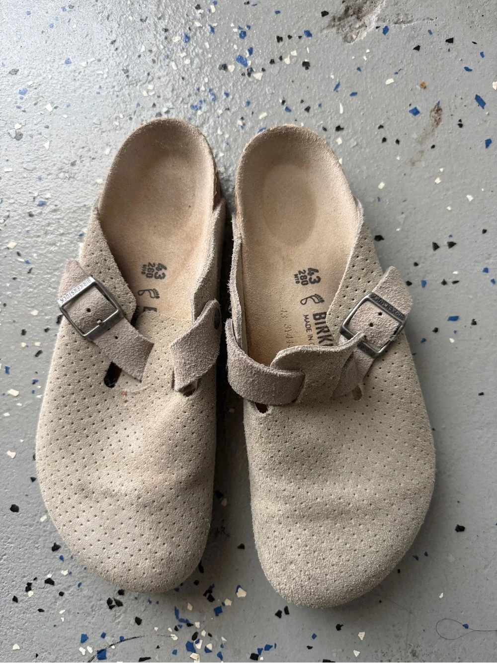 Birkenstock Boston Embossed Dot Clog in Stone 43